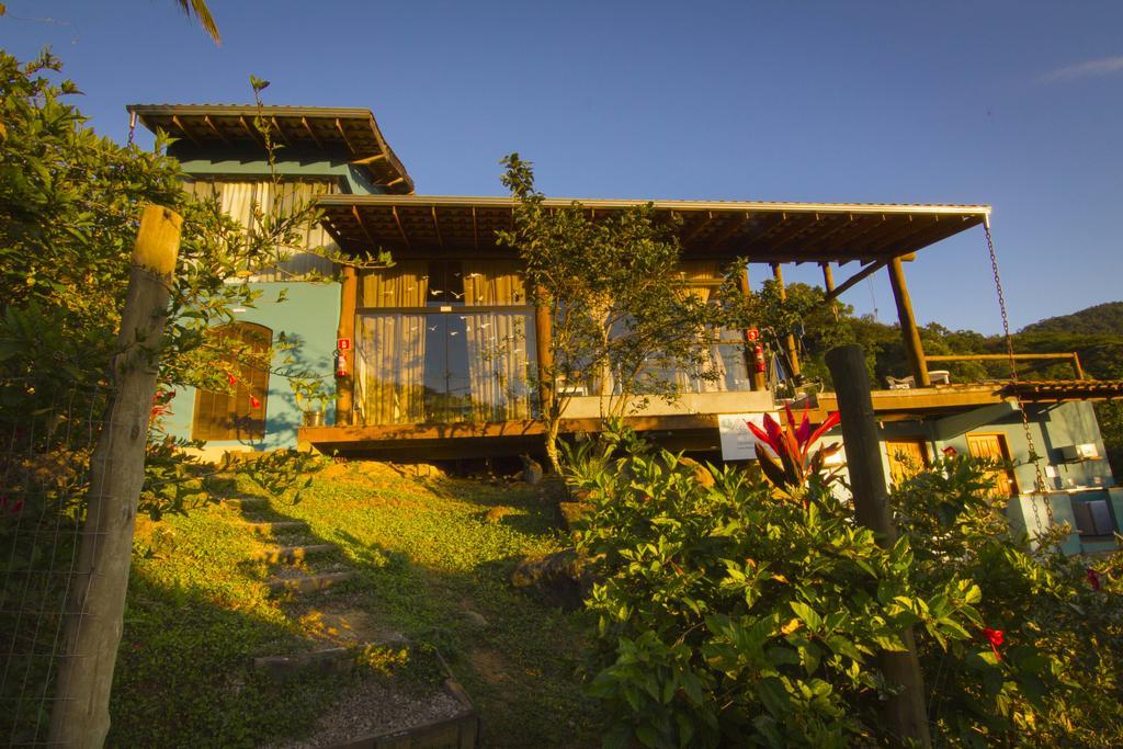Haleiwa Chales E Suites - A Guest House Do Prumirim ウバトゥバ エクステリア 写真