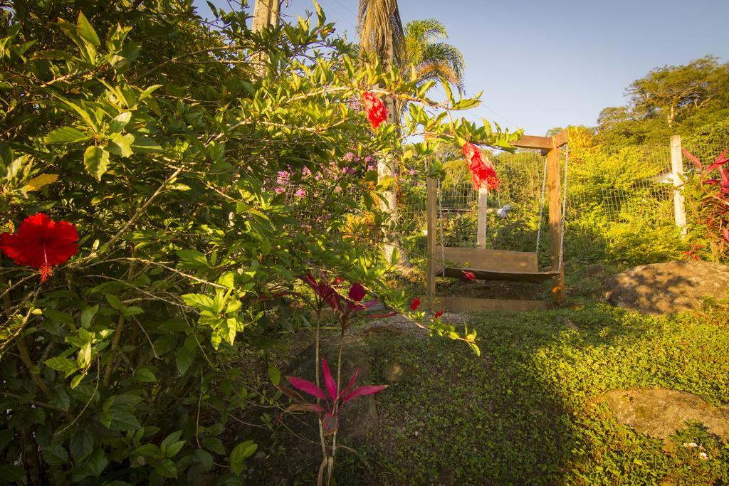 Haleiwa Chales E Suites - A Guest House Do Prumirim ウバトゥバ エクステリア 写真