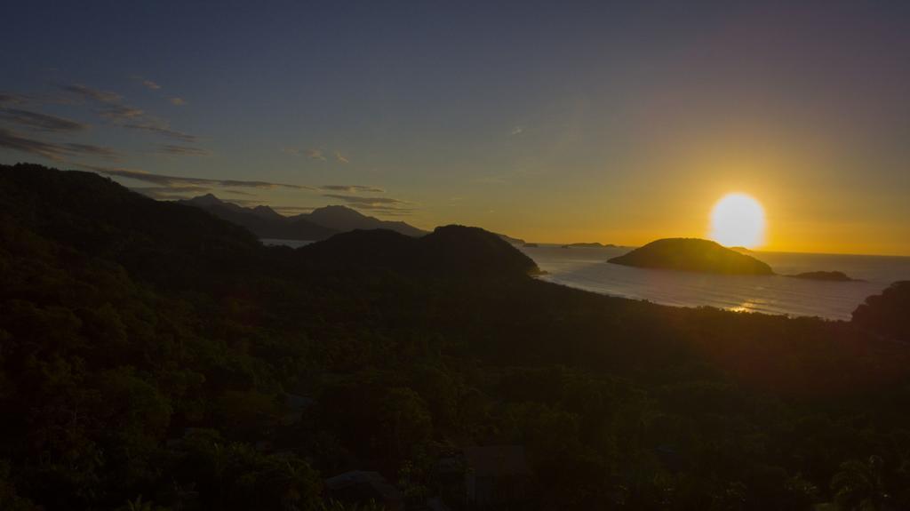 Haleiwa Chales E Suites - A Guest House Do Prumirim ウバトゥバ エクステリア 写真