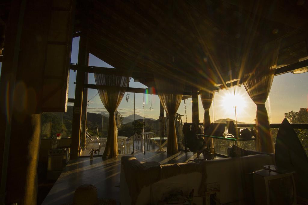 Haleiwa Chales E Suites - A Guest House Do Prumirim ウバトゥバ エクステリア 写真